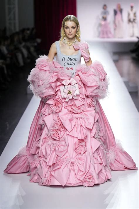 moschino runway flowers|moschino spring summer 2024.